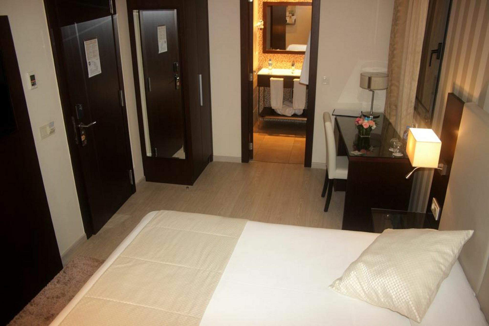 Az Hotels زرالدة المظهر الخارجي الصورة